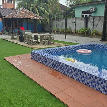 Casa Tiga Homestay Besut Kampung Kuala Besut ภายนอก รูปภาพ