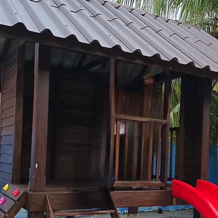 Casa Tiga Homestay Besut Kampung Kuala Besut ภายนอก รูปภาพ