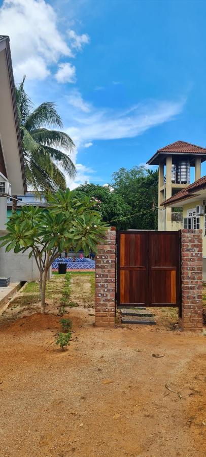 Casa Tiga Homestay Besut Kampung Kuala Besut ภายนอก รูปภาพ