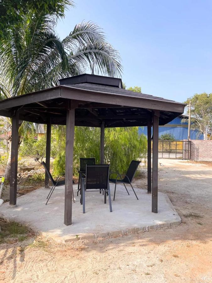 Casa Tiga Homestay Besut Kampung Kuala Besut ภายนอก รูปภาพ
