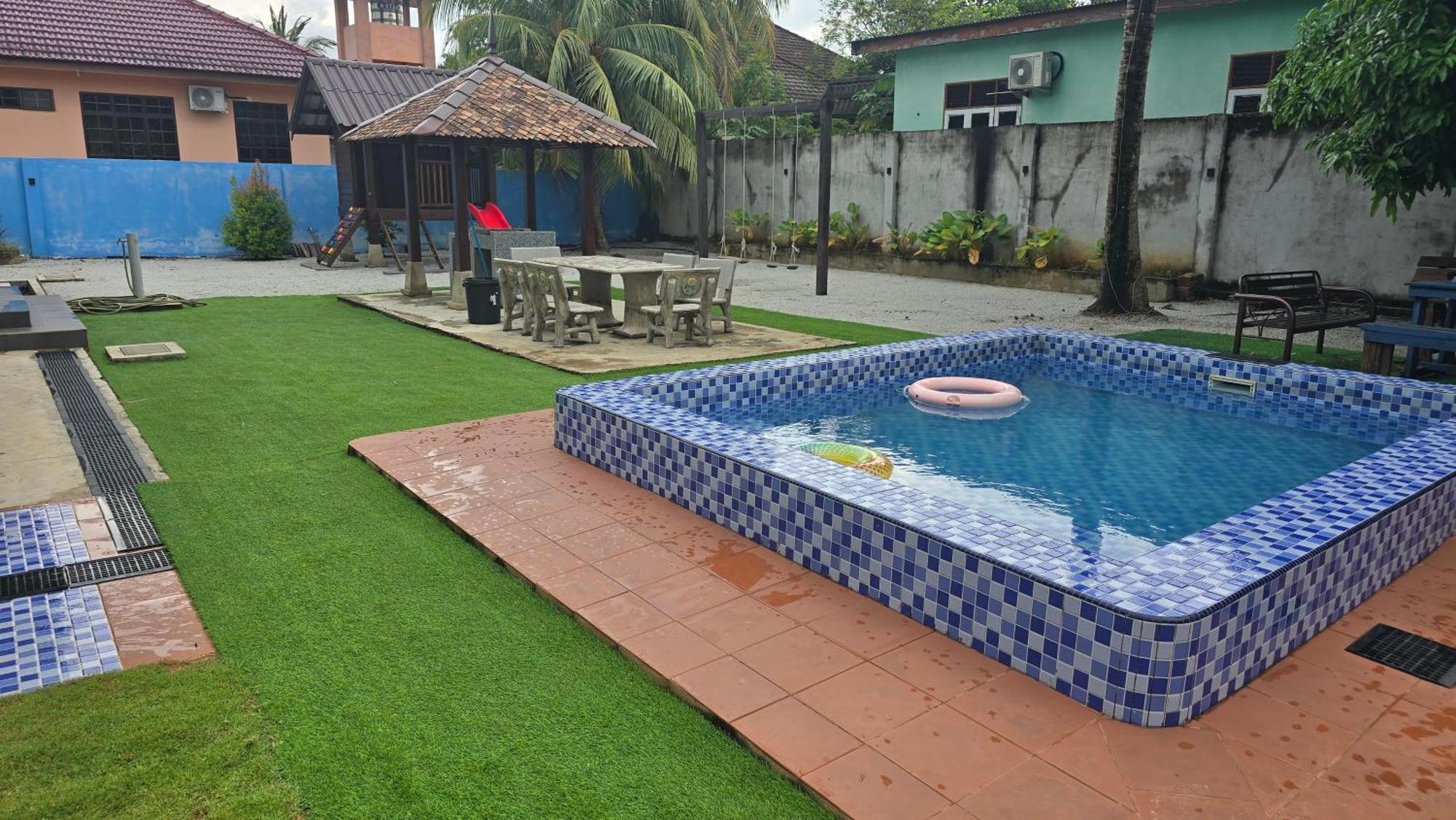 Casa Tiga Homestay Besut Kampung Kuala Besut ภายนอก รูปภาพ
