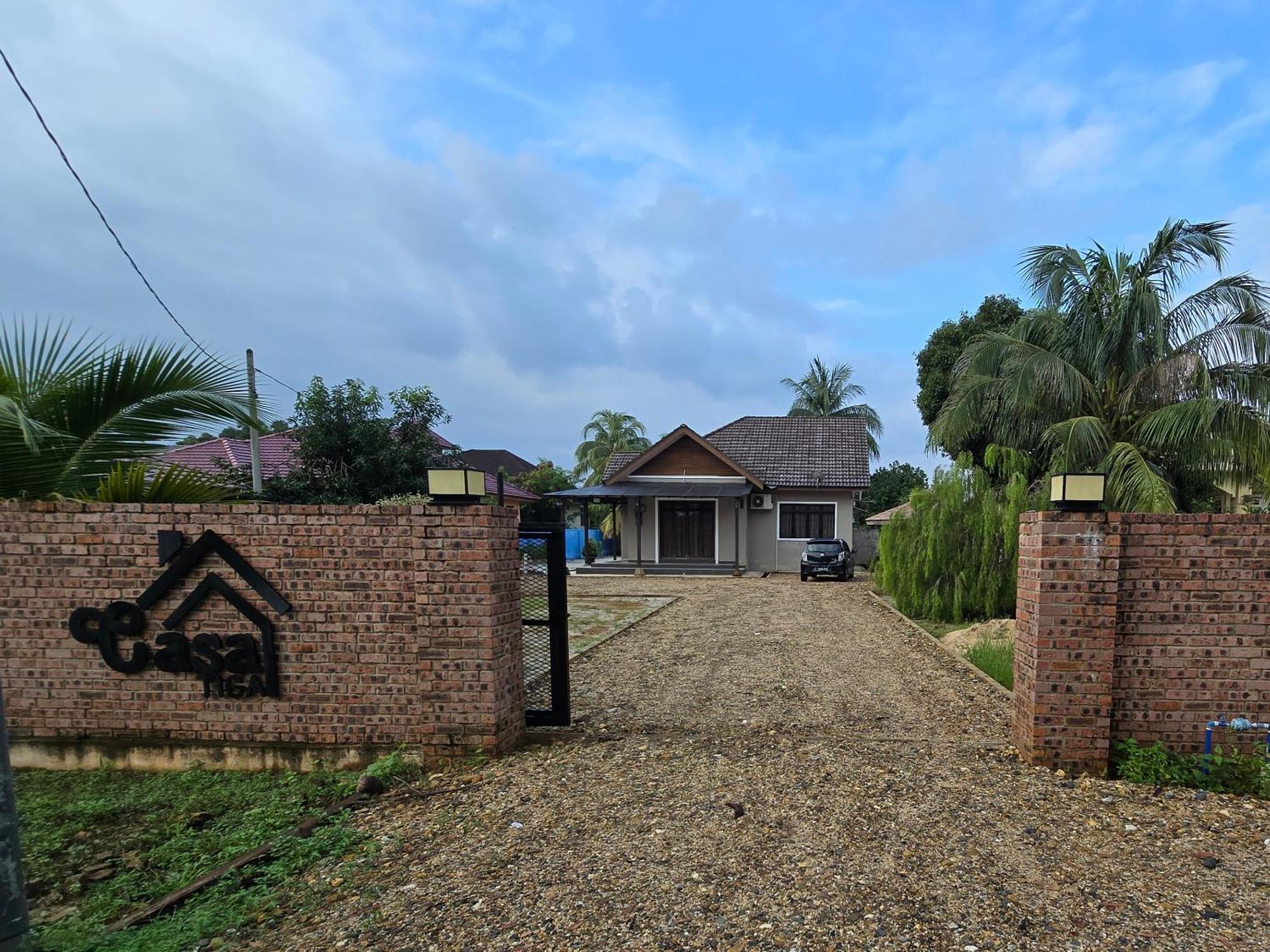 Casa Tiga Homestay Besut Kampung Kuala Besut ภายนอก รูปภาพ